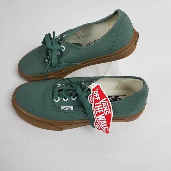 vans low top trainers